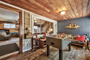 Entry gameroom