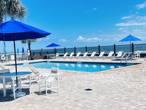 ~ Pool, Directly on the OCEAN. 
