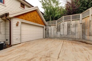 Garage Entryway