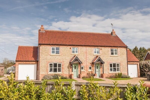 Farthing Cottage, Trunch