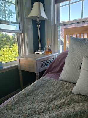 Cross breezes off the Bay on new Serta Hybrid Series bed with 800 TC sheets