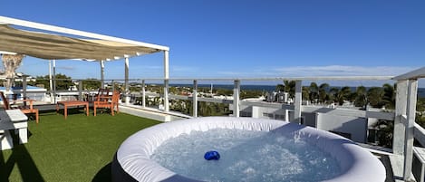 Heated Roof Top Jacuzzi overlooking La Parguera.
