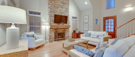 Sherrills Ford Vacation Rental | 5BR | 4.5BA | Access Only By Stairs