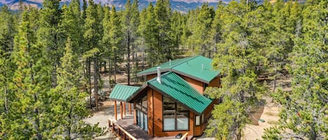 Welcome to The Lamplighter Lodge, your modern mountain dream home!