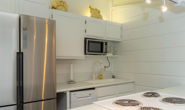 Cooktop, Indoors, Kitchen, Microwave, Oven