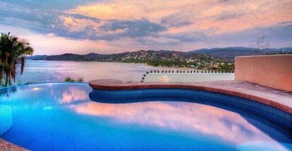 Salt water infinity pool