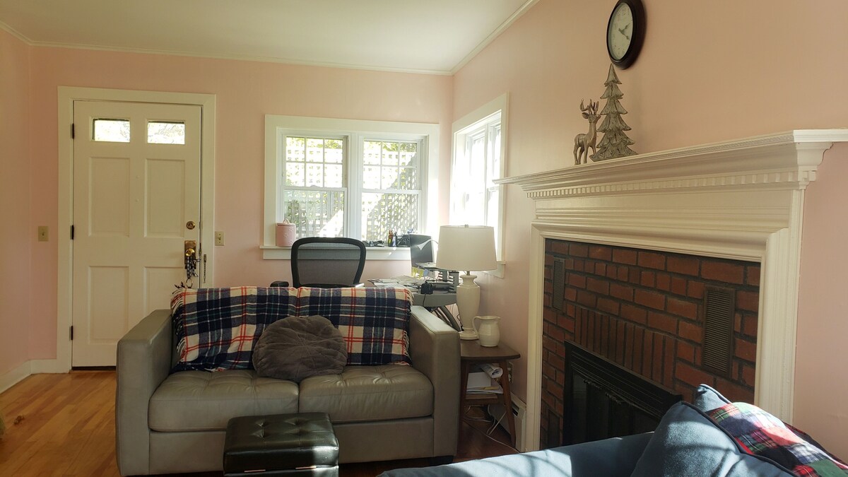 Montpelier 3 bedroom house located on Terrace St a 5 min walk to downtown.