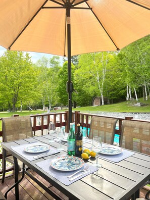 Enjoy great meals on the deck