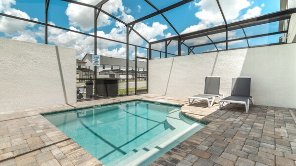 Beautiful 4 bed 4 bath townhome located in Solara Resort