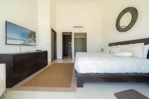 Master suite with king bed