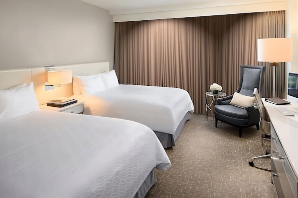 Unit with 2 Queen beds. Exact units will be assigned upon arrival. Views, colors, and decor may vary.