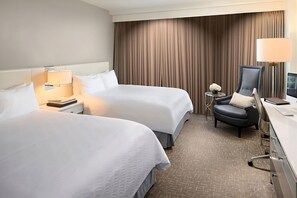 Unit with 2 Queen beds. Exact units will be assigned upon arrival. Views, colors, and decor may vary.