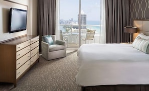 Unit with 1 King bed. Exact units will be assigned upon arrival. Views, colors, and decor may vary.