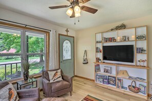 Living Room | Central Heating & A/C | Smart TV | Board Games