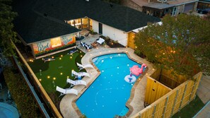 The "Has It All" backyard for your Dallas vacation!