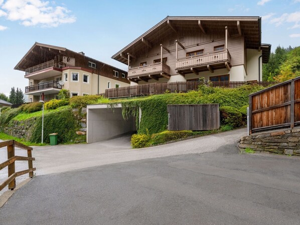Plante, Ciel, Nuage, Bâtiment, Propriété, Arbre, Fenêtre, Maison, Lot Terre, Design Urbain