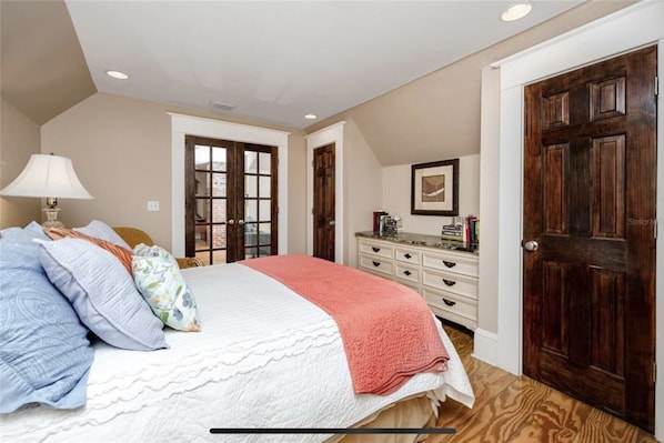 Bedroom with queen bed
