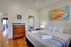 17. FRANGIPANI PLACE - MAIN BEDROOM 2