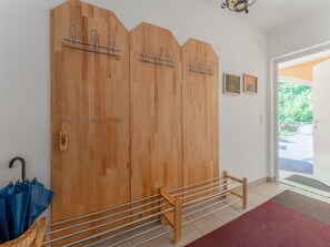 Entrance / Reception