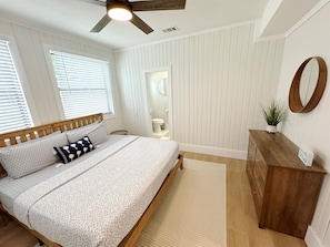 King bed with ensuite