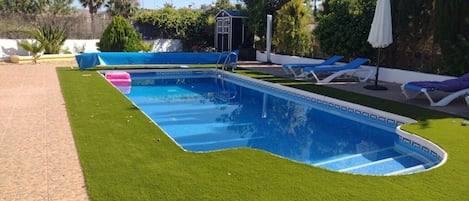 Piscina casa vacanze