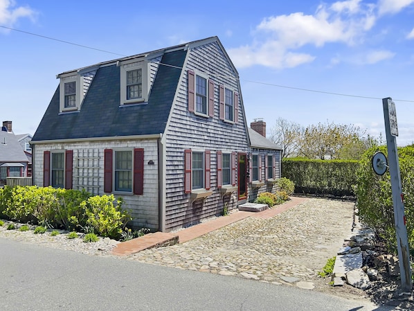 Front of house with private driveway