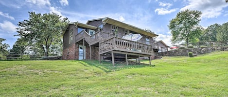 Mammoth Spring Vacation Rental | 4BR | 3BA | 2,440 Sq Ft | Step-Free Access