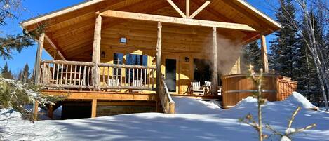 Vue extérieur du chalet depuis jardin