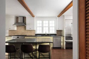 Lodge Kitchen - the most popular spot with a breakfast nook and island
