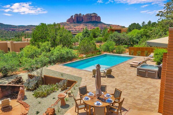 Dream Backyard with Stunning Views!