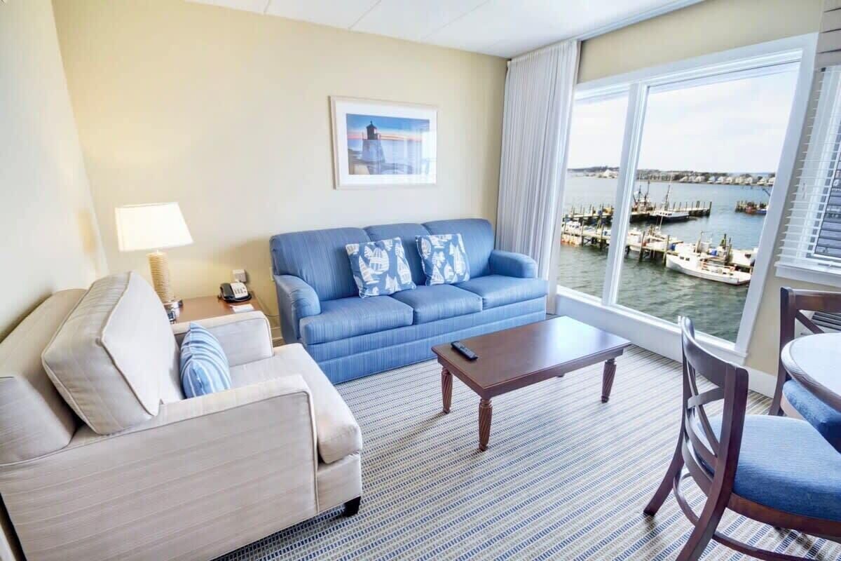 Wyndham Inn on Long Wharf |1BR/1BA King Bed Suite