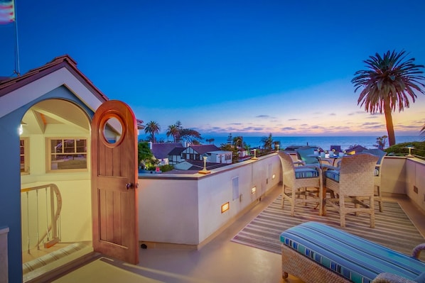 Rooftop deck with panoramic views