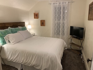 The Cowboy room with a queen sized bed🤠