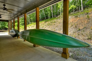 Two canoes available with cabin rental. 
