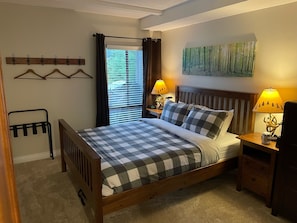 Bedroom: Queen-sized memory foam bed. Super comfy and sturdy.