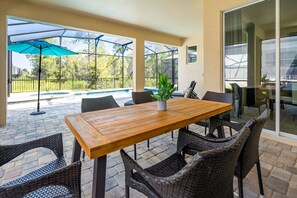 Outdoor dining
