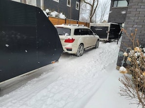 6 Vehicle Parking