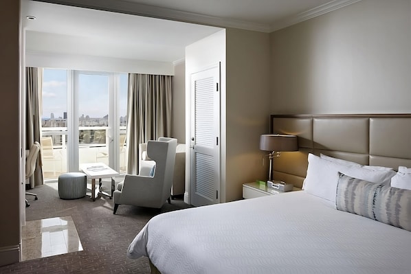 Unit with 1 King bed. Exact units will be assigned upon arrival. Views, colors, and decor may vary.