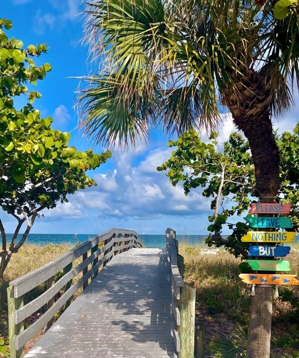 Indian Rocks Beach access only 1 block away with pedestrian crosswalk!