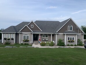 House from front/street view 