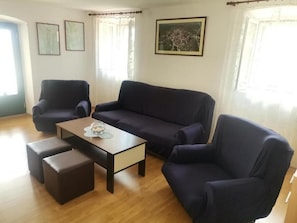 Living room 1