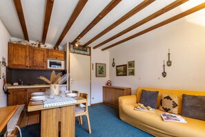 Open plan alpine style living and dining area
