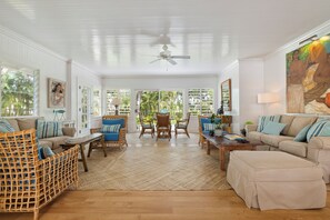 Living Room | Free WiFi
