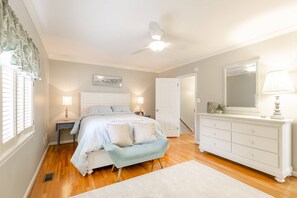There are 3 bedrooms and 2 full baths on the 2nd floor, including the en-suite Queen bedroom.