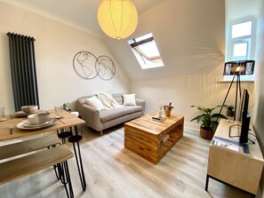 Living Room / Lounge