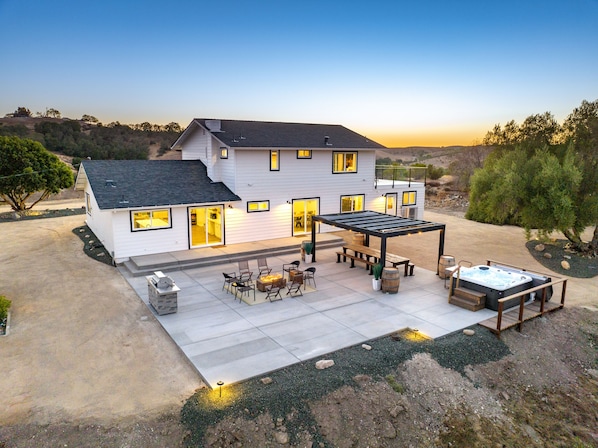 Expertly designed home, make it your destination this year!