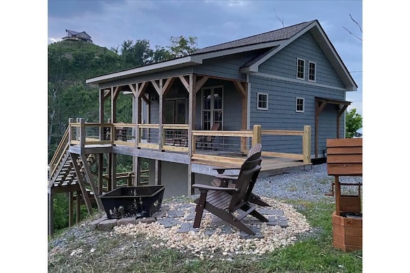 Welcome to Honey Bear Hideaway