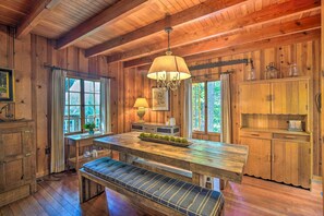 Dining Room | Dishware/Flatware Provided