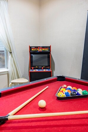 Game room - Darts, arcade game, Pool, Ping pong