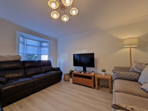 Living Room / Lounge